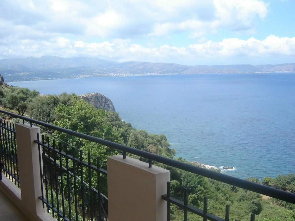 Seaview Studio 5 pers panoramic seaview in beautiful setting