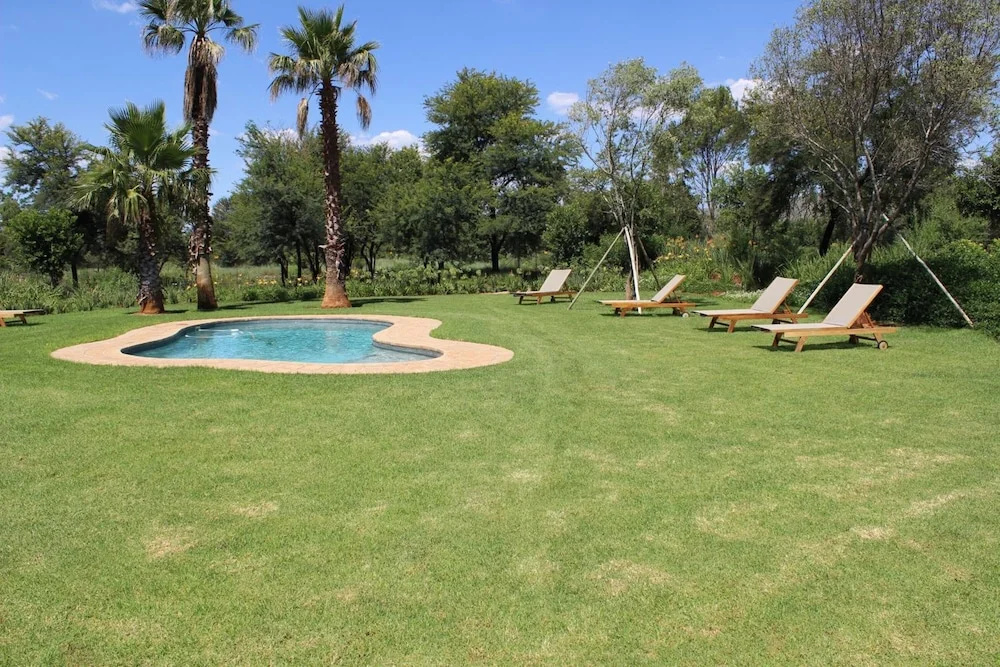 Esthers Country Lodge