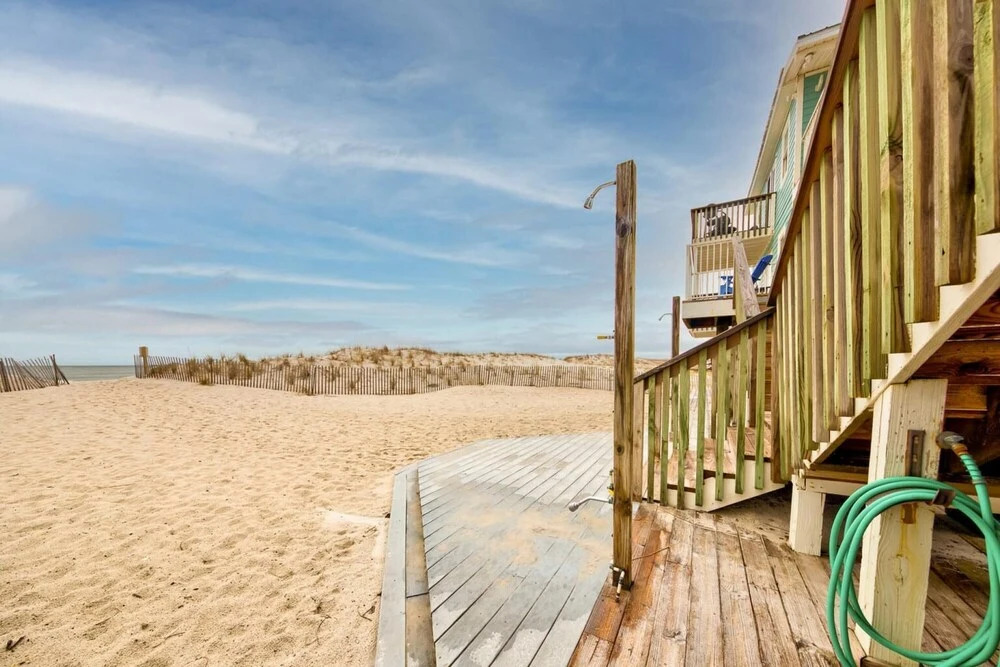 Fantastic Condo in Gulf Shores Directly on the Beach With Pool Covered Parking