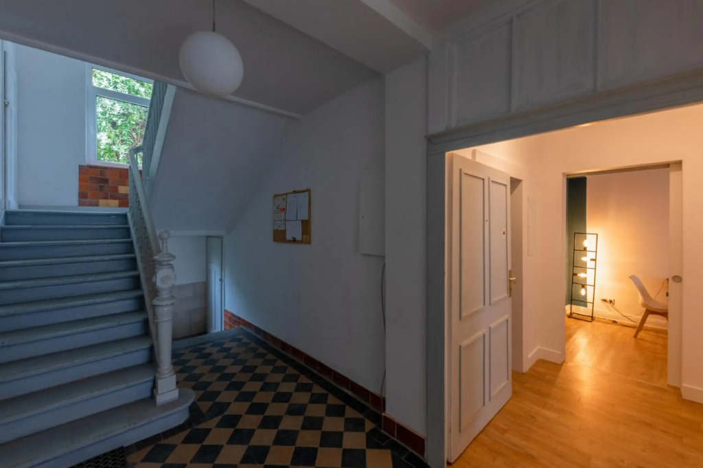 Stay Awesome - Industrial Apartment, Nähe Bahnhof Wilhelmshöhe und kostensloses Parken