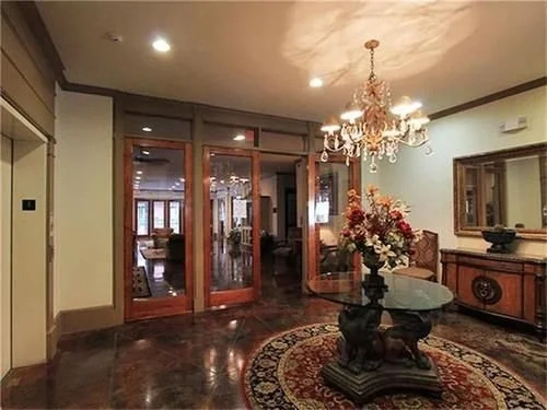 2400 Mccue By Sterling Suites