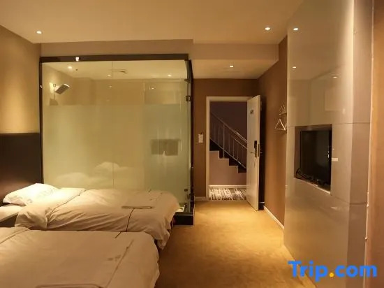 Qinyang Hero Style Hotel