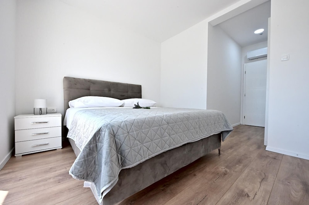 Villa Serenity with heated pool