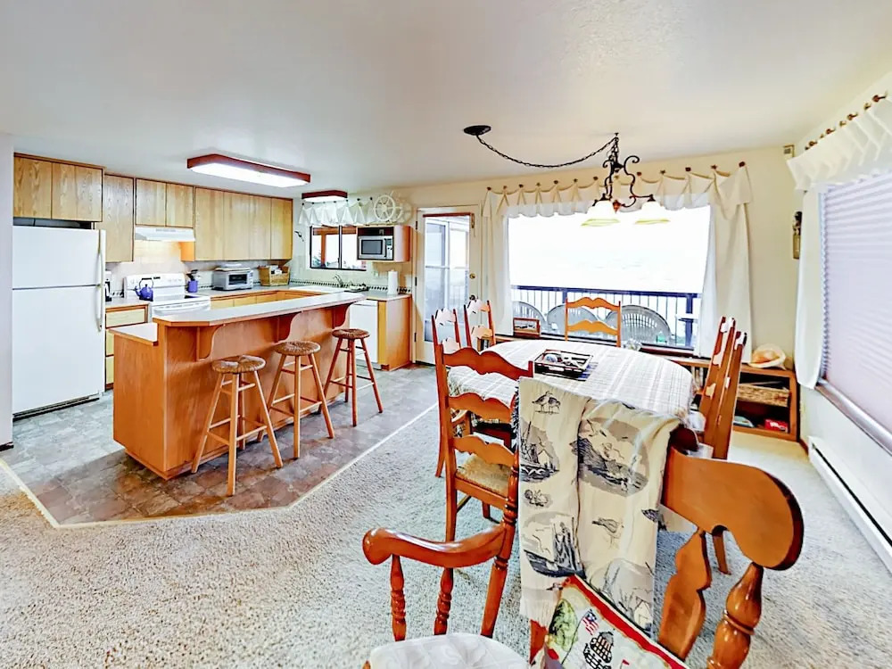 1235 NW Spring St Home