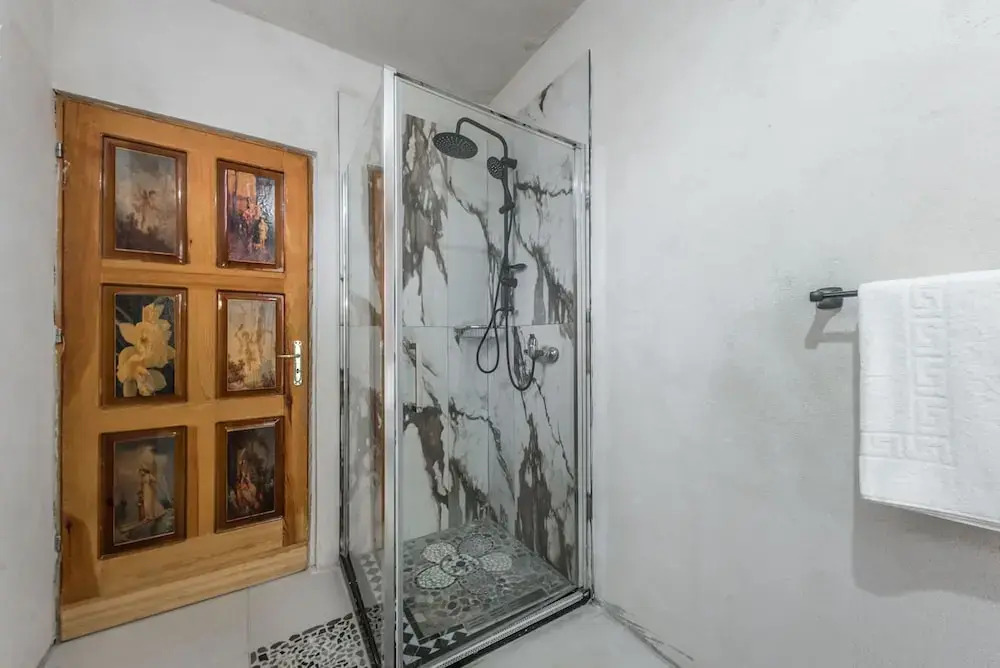 Kanuni - Authentic Albanian House