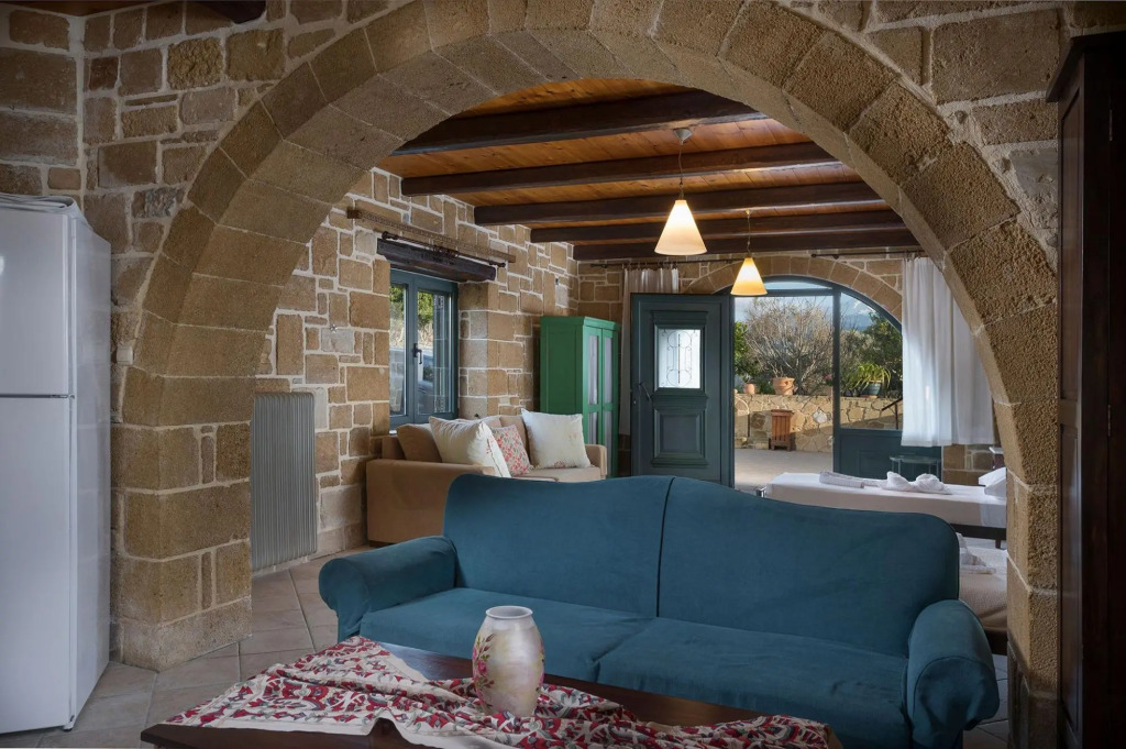 Athina Traditional Villa | Stalos