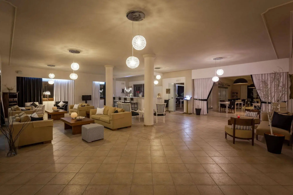 Skopelos Holidays Hotel