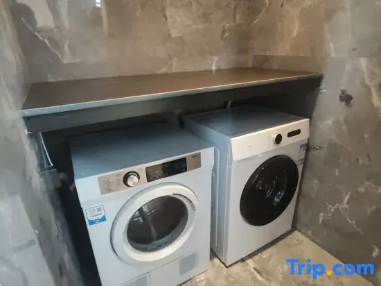 Kaiman Top Floor High Altitude Hotel (Taikoo Li Branch)