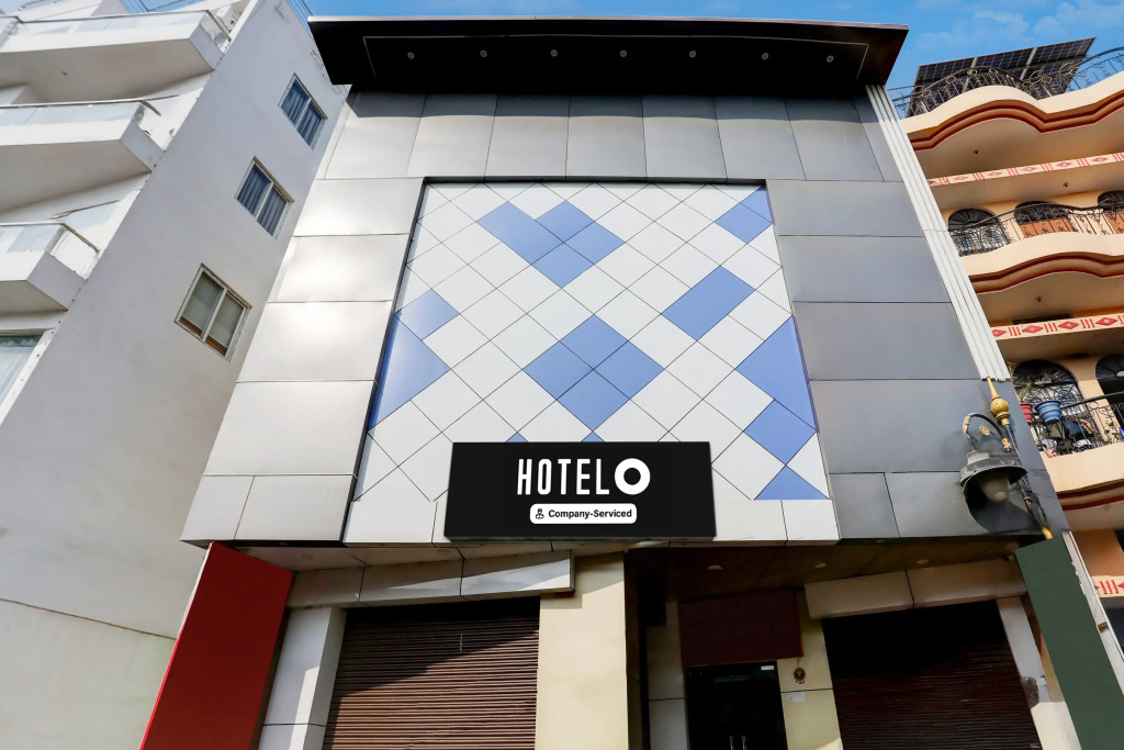 Super OYO Hotel O Sankat Mochan Gandhi Nagar