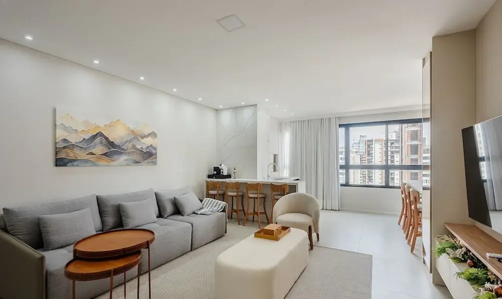 Apto Novo com 3 Suites a 600 m da Praia ELJ1201