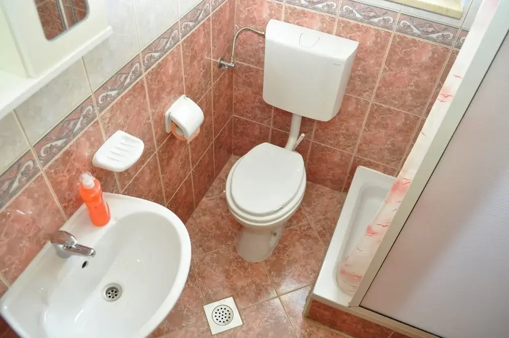 Ivi - big Parking and Courtyard - SA4