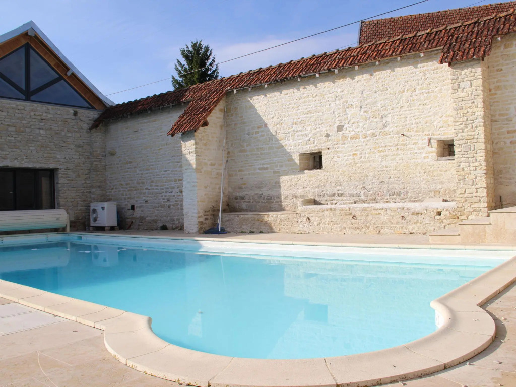 Villa with Spa & Pool