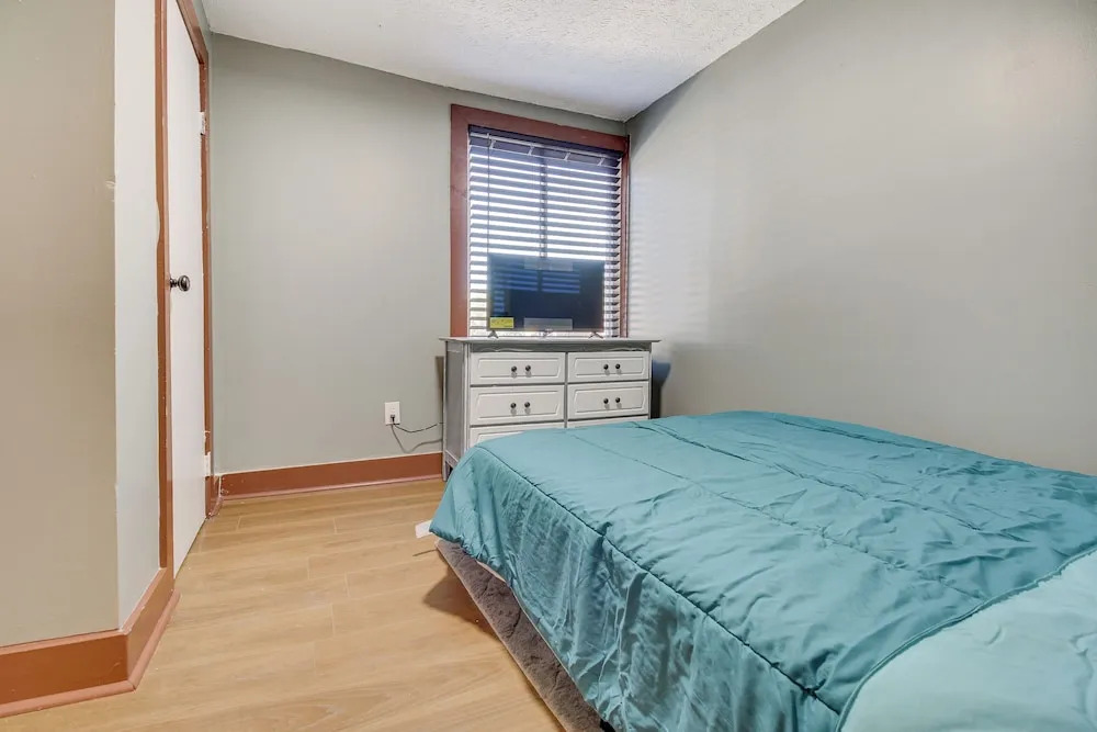 Jetted Tub: Dayton Condo, 2 Mi to Oregon District