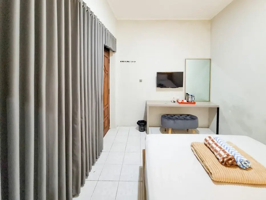 Hotel Djaya RedPartner near Alun Alun Nganjuk