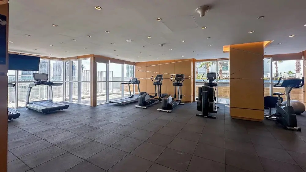 Waves - Elegant 28th Floor Studio in Carson A, Damac Hills