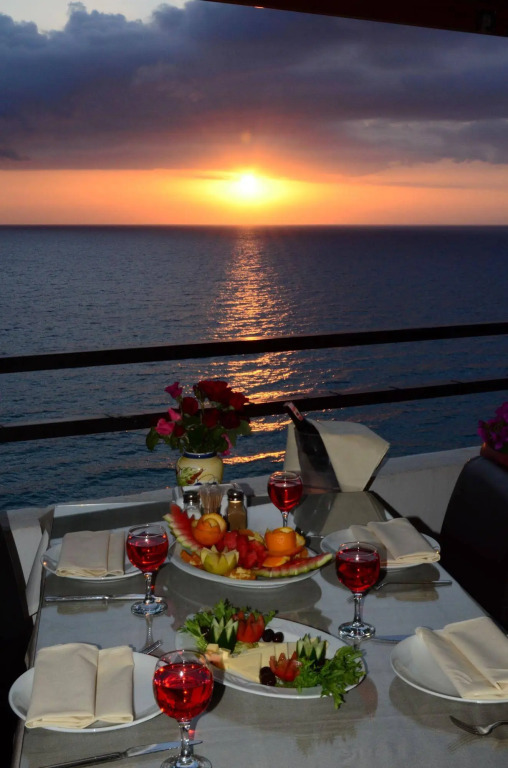 Sunday Beach Hotel