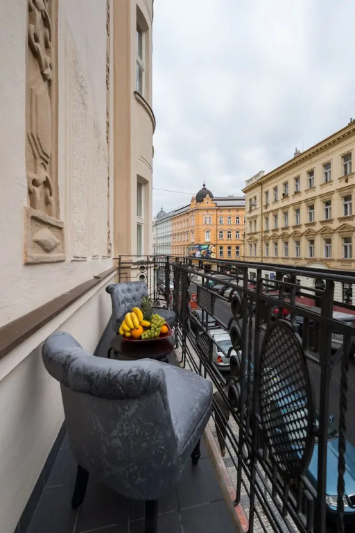 Love to Live Apartments