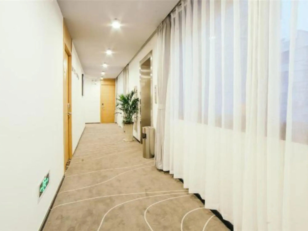 Youmihaoyoung Hotel (Wulingge Pedestrian Street)