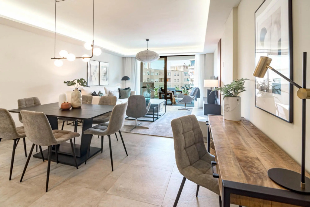 INF3.3K- Stunning city apartment.