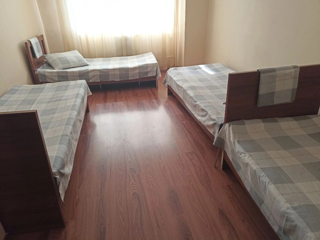 Hostel 27