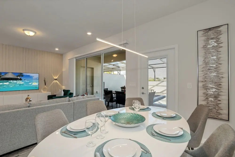 7420 Oakmoss Loop