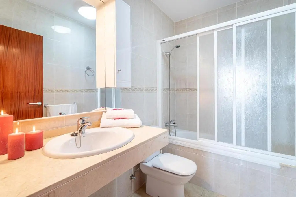 Apart-rent Villa Pani 0109 con piscina y amarre