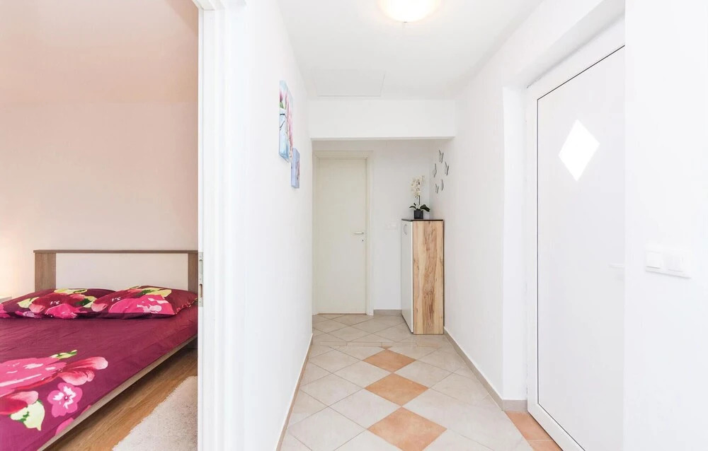 Two-Bedroom Holiday Home In Sukosan