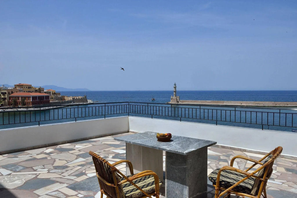 Amphitrite Hotel