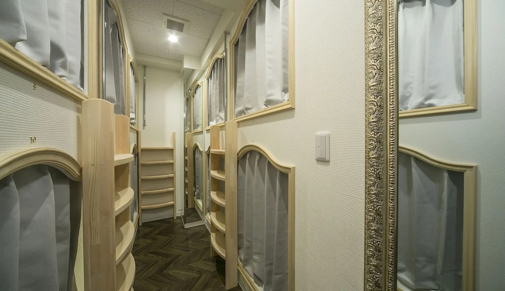 Alice in the Mirror Hostel