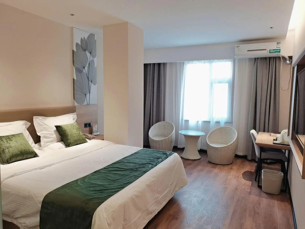 GreenTree Inn ShanXi LuLiang FengShan Road Central Park Express Hotel