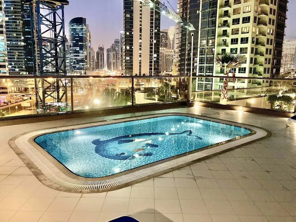SuperHost - Elite Apartment With Canal and City Skyline Views