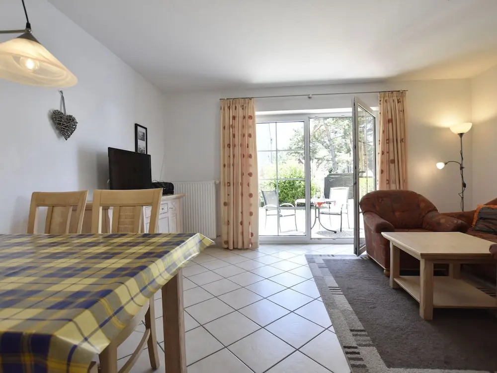 Cozy apartment near Beach in Dierhagen Strand