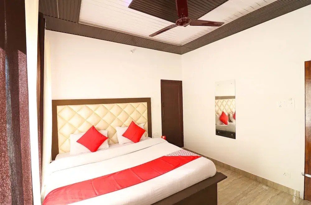 OYO 24137 Hotel Himalayan Village