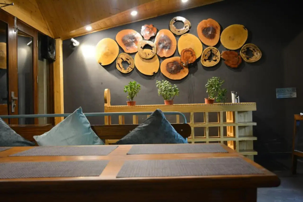Spot On 37336 Hotel Neelgiri