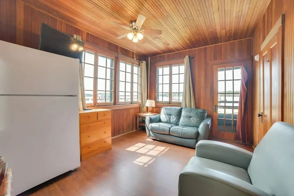 Boat, Paddle & Swim! Lakefront Cabin in Cedarville
