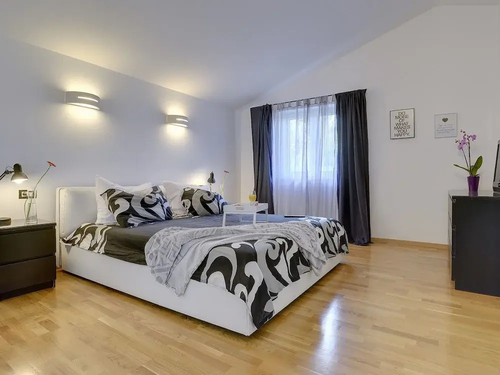 Villa in Pula near Beach with Private Pool