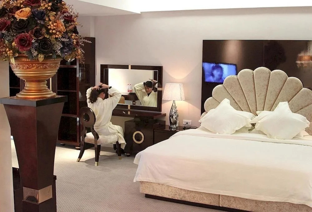 Xiuquanyingyue Hot Spring Garden Hotel