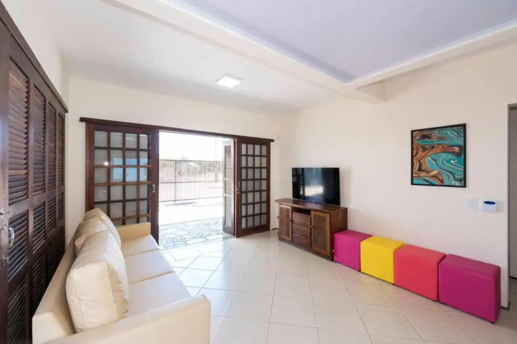 Casa Patta - 05 dormitórios, com piscina