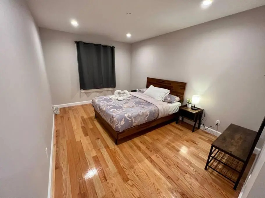 Newly Built Luxury Home 1 mile from SF