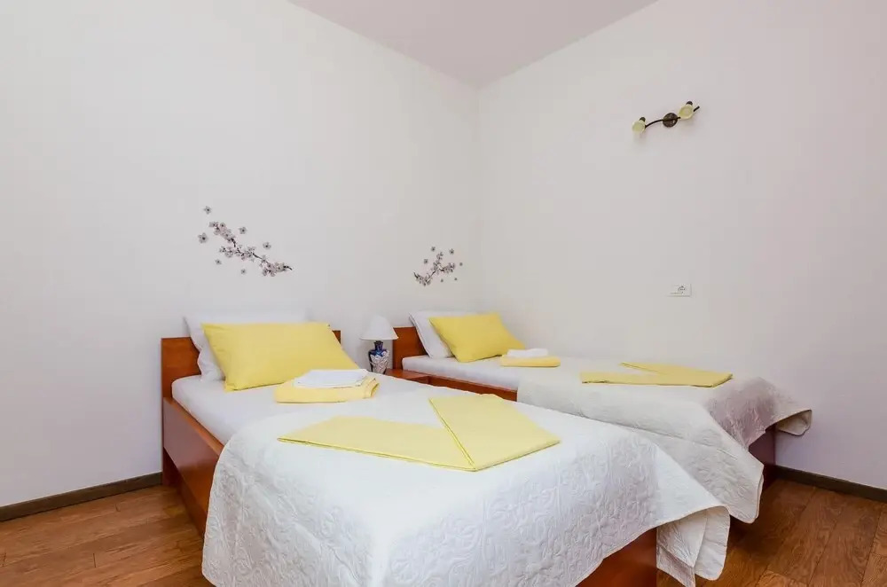 Villa Dragi - Three Bedroom Villa With Swimming Pool Terrace and Sea View ID Direct Booker 10228
