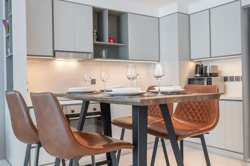 Mesmerizing 2BR in Emaar Beachfront With Sea Views