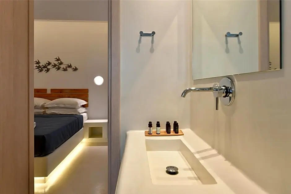 Ammos Luxury Rooms & Home