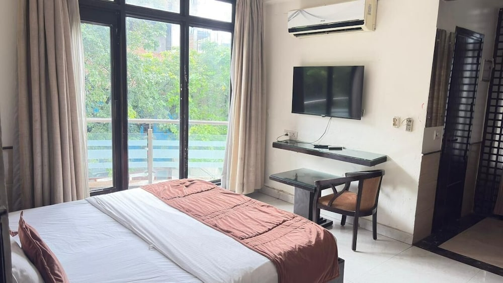 Aadhar Hotel