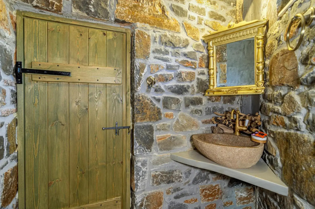 Perachori Boutique Studios