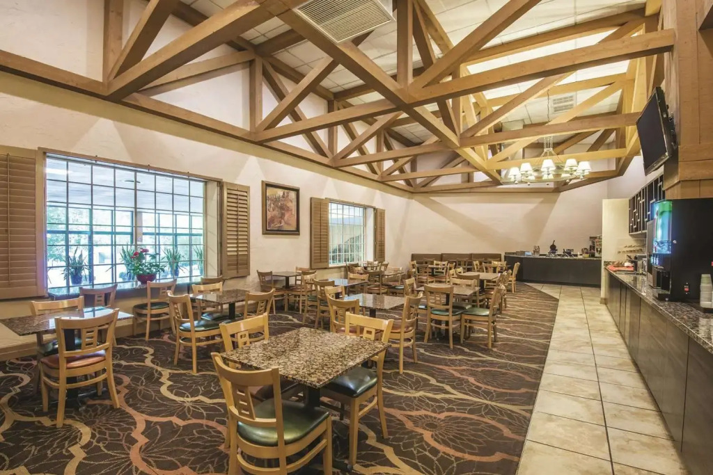 Mountain Valley Inn & Suites