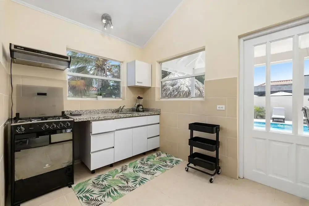 Cozy 3br2ba Great Location w Private Pool Patio