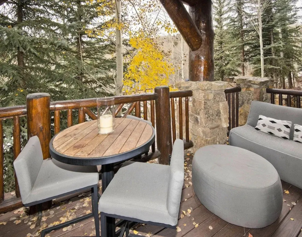 Snowlcoud 203 3 Bedroom Condo by Redawning