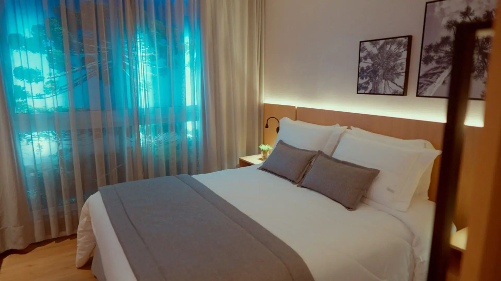 Golden Tulip Canela