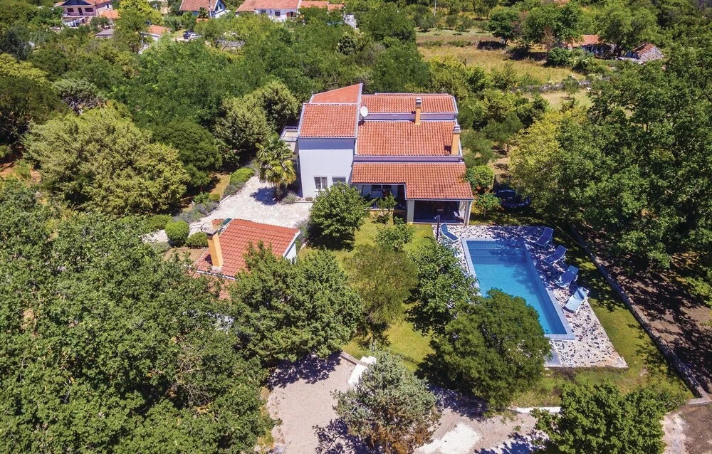 Gorgeous Home In Rastane Donje