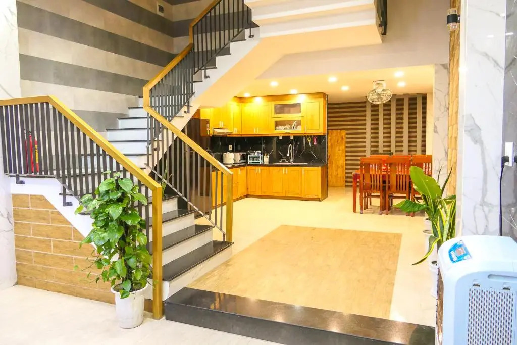 D&C House 2